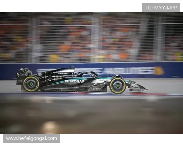 F1赛事最新动态:赛季激战正酣 新车设计与车手排名引发热议 F1赛事最新动态:赛季激战正酣 新车设计与车手排名引发热议