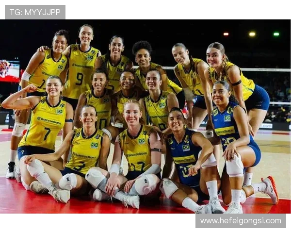 中国女排大逆转击败巴西队重返世界顶级行列 赛后主帅赞扬团队凝聚力 中国女排大逆转击败巴西队重返世界顶级行列 赛后主帅赞扬团队凝聚力