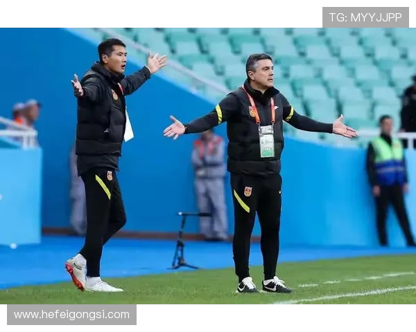 中国男足逆转取胜亚洲杯预选赛全取三分展现顽强斗志