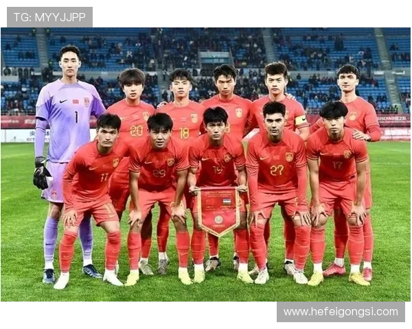 中国足球队备战亚洲杯 首次集结迎战强敌 新阵容展现全新气象 中国足球队备战亚洲杯 首次集结迎战强敌 新阵容展现全新气象