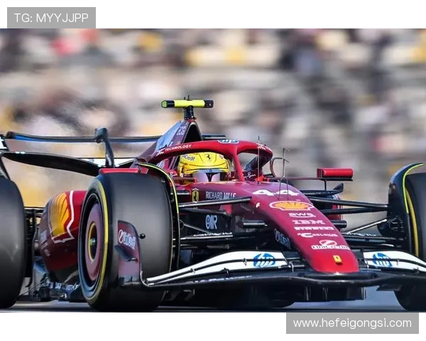 F1赛季最新动态:顶尖车队争锋与新规则对赛事影响解析 F1赛季最新动态:顶尖车队争锋与新规则对赛事影响解析
