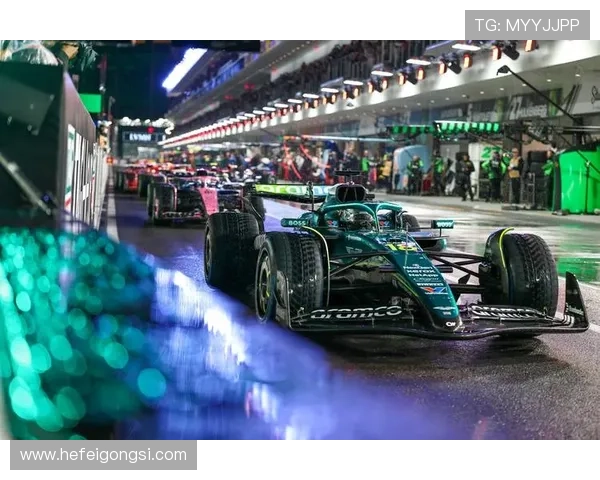 F1赛车赛季激烈角逐 各车队备战新一轮全球赛事 F1赛车赛季激烈角逐 各车队备战新一轮全球赛事