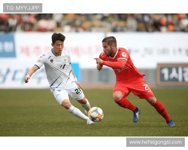 决战之夜豪强争锋上演巅峰对决引爆全场激情时刻震撼力量齐聚绿茵 决战之夜豪强争锋上演巅峰对决引爆全场激情时刻震撼力量齐聚绿茵