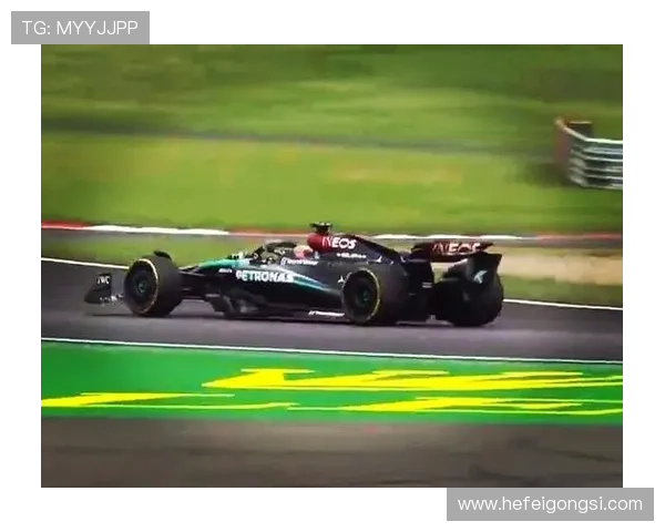 新赛季F1车队升级方案与竞争格局变化引发车迷强烈广泛关注热议 新赛季F1车队升级方案与竞争格局变化引发车迷强烈广泛关注热议